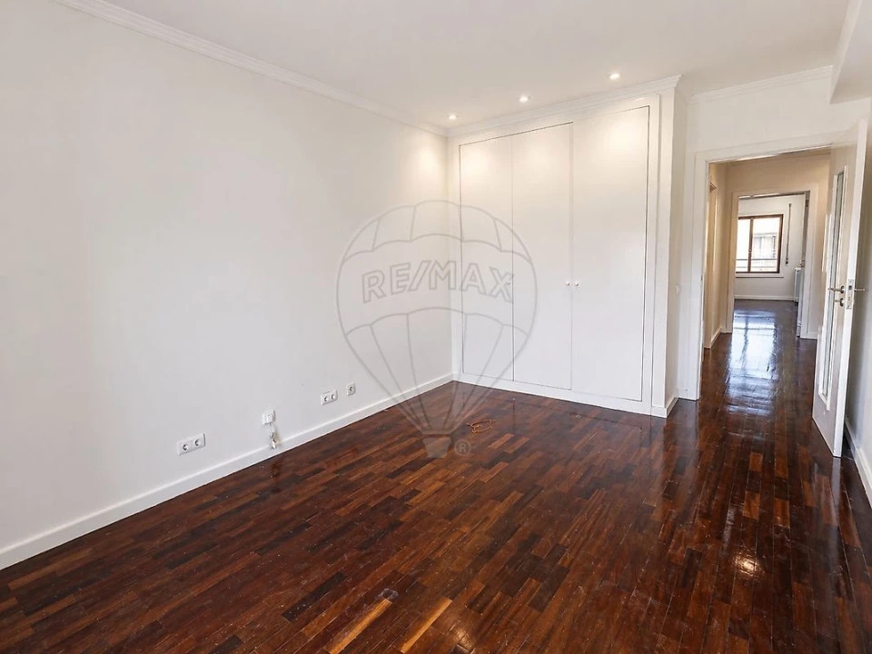 Apartamento T3 para Venda em Cidade da Maia Foto 7