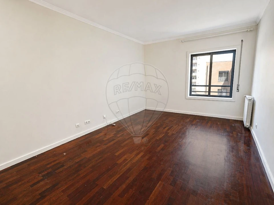 Apartamento T3 para Venda em Cidade da Maia Foto 11