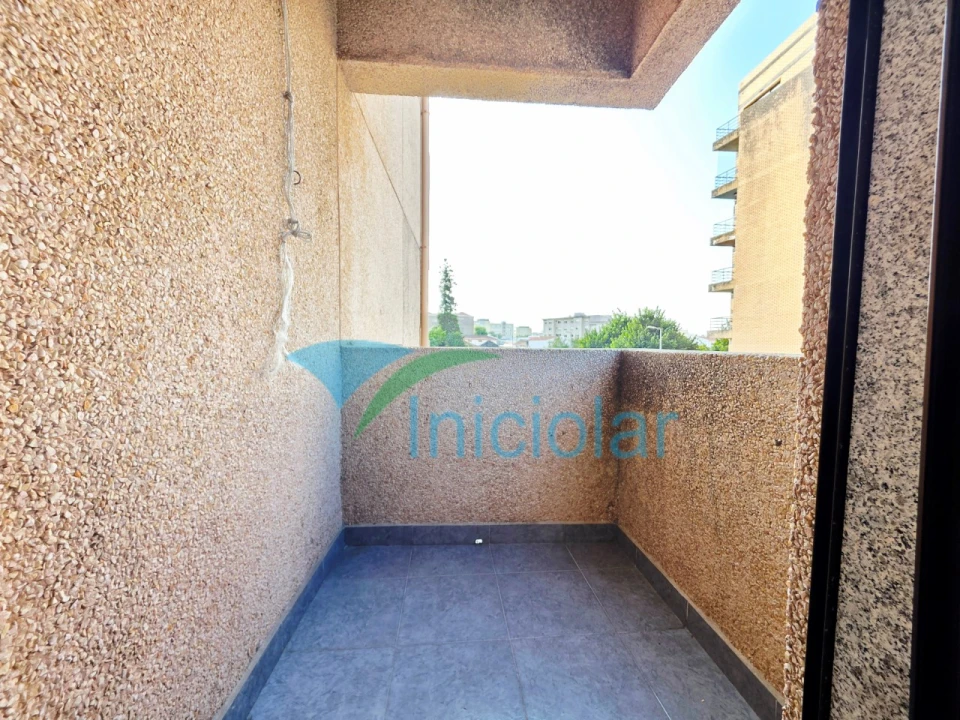 Apartamento T2 para Venda em Rio Tinto Foto 4
