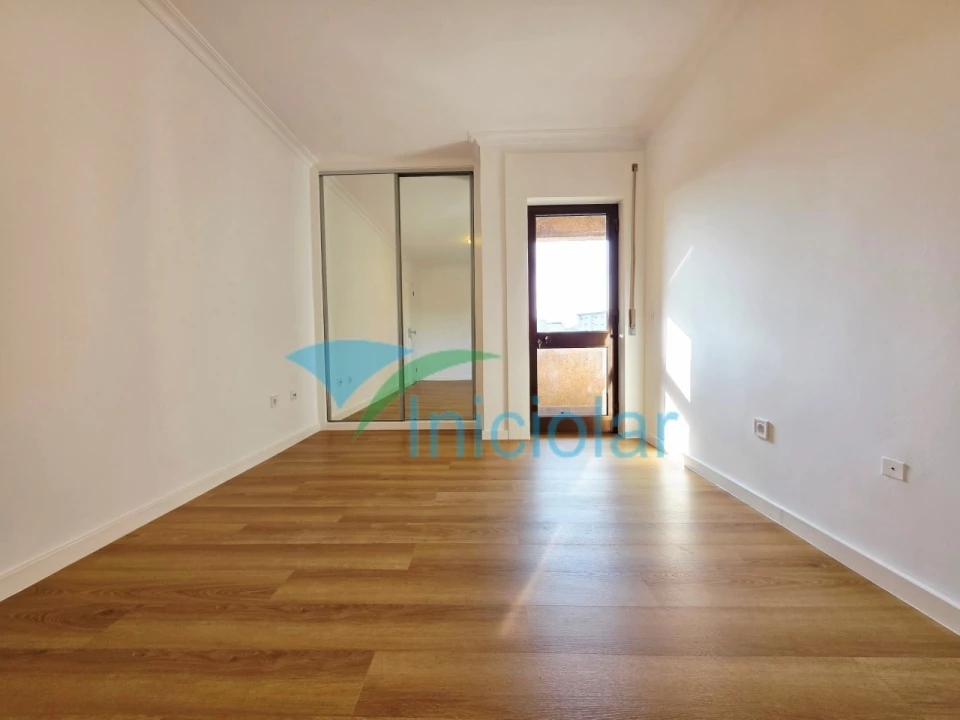 Apartamento T2 para Venda em Rio Tinto Foto 9