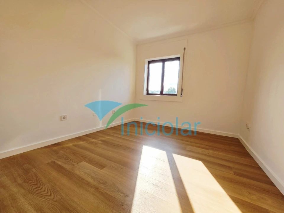Apartamento T2 para Venda em Rio Tinto Foto 11