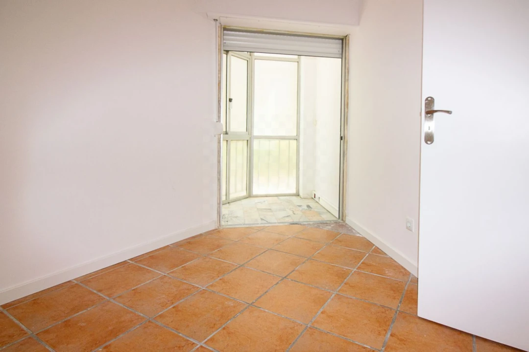 Apartamento T3 para Venda em Algueirão-Mem Martins Foto 15