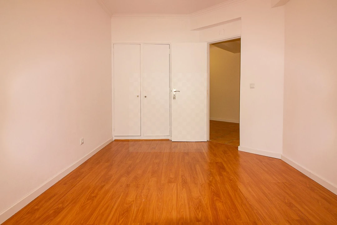 Apartamento T3 para Venda em Algueirão-Mem Martins Foto 14