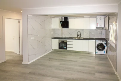 Apartamento T3 para Venda em Laranjeiro e Feijó