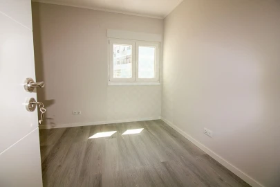 Apartamento T3 para Venda em Laranjeiro e Feijó