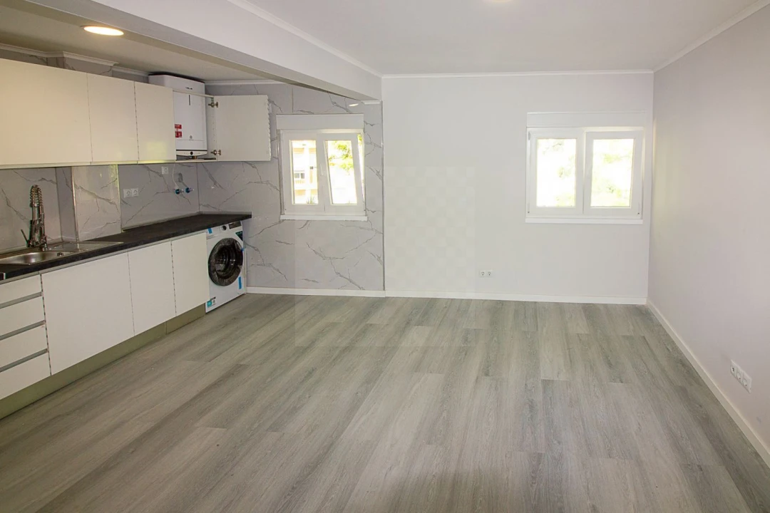 Apartamento T3 para Venda em Laranjeiro e Feijó Foto 5