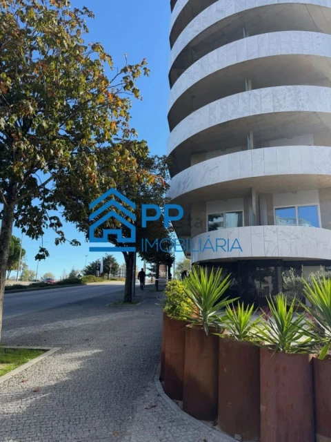 Apartamento T2 para Arrendamento em Ramalde