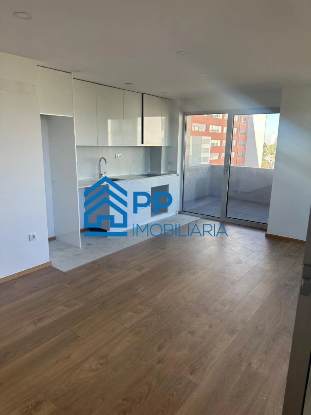Apartamento T1 para Arrendamento em Ramalde Foto 3
