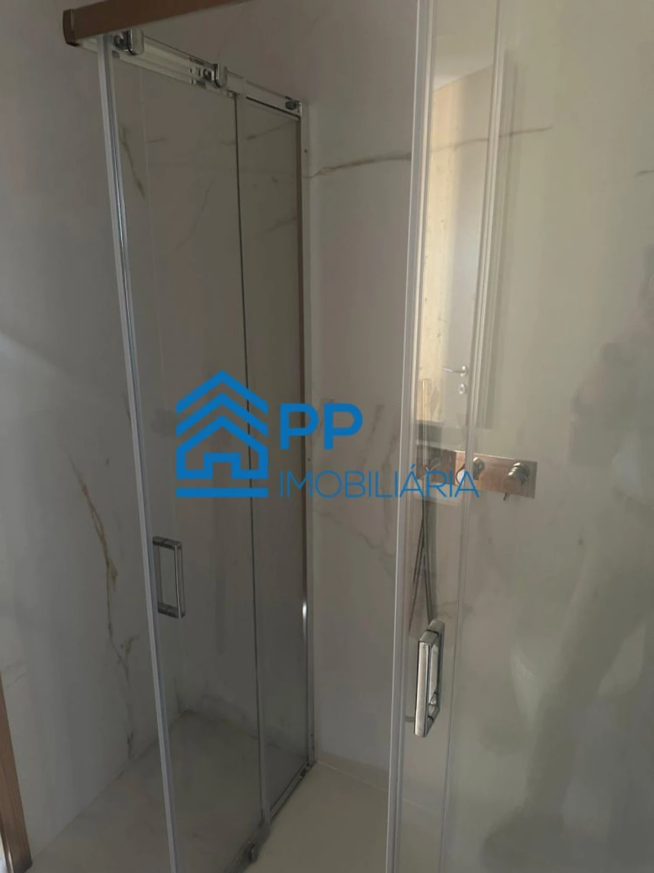 Apartamento T1 para Arrendamento em Ramalde Foto 7