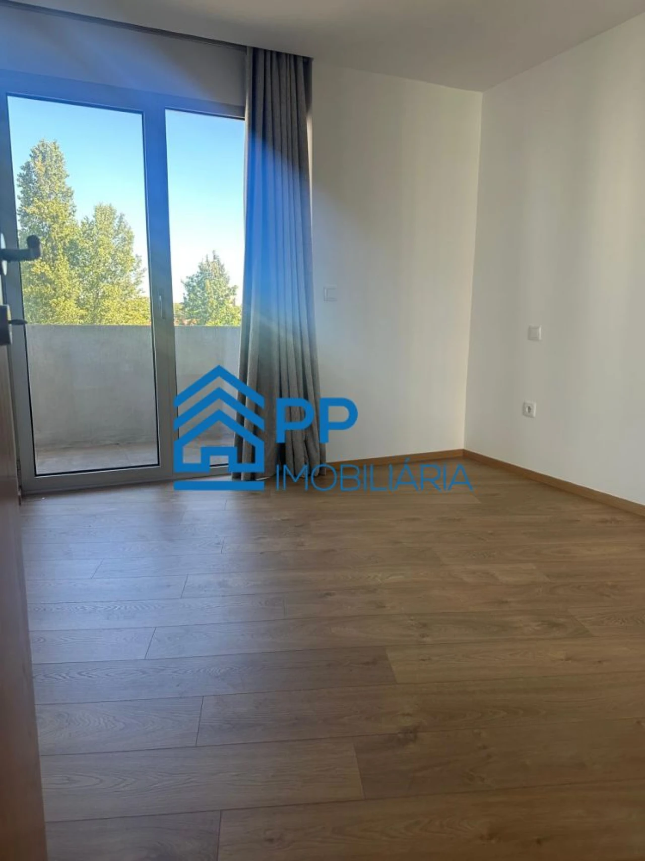 Apartamento T1 para Arrendamento em Ramalde Foto 9