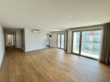 Apartamento T2 para Arrendamento em Setubal (São Sebastião)