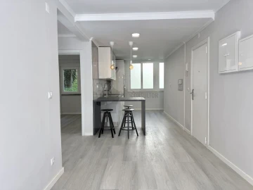 Apartamento T2 para Venda em Benfica