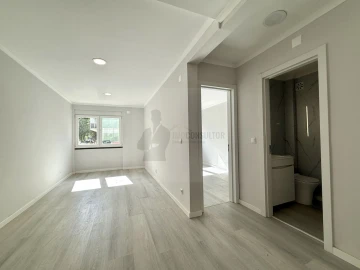 Apartamento T2 para Venda em Benfica