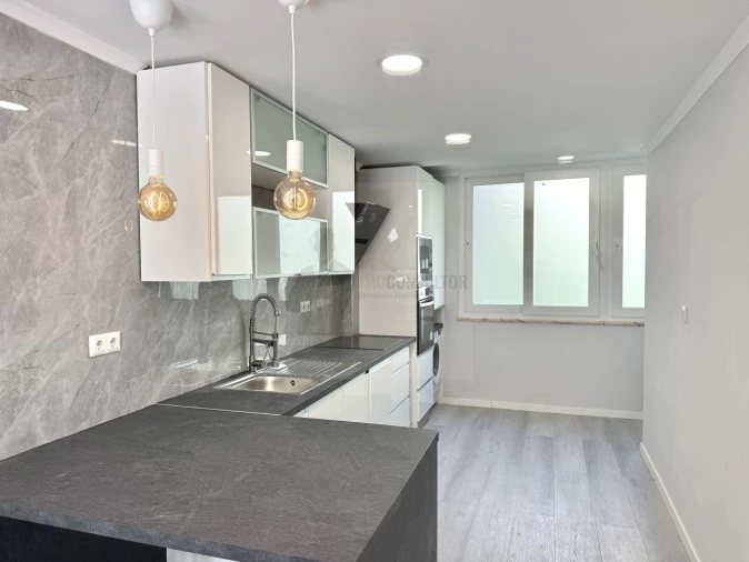 Apartamento T2 para Venda em Benfica Foto 6