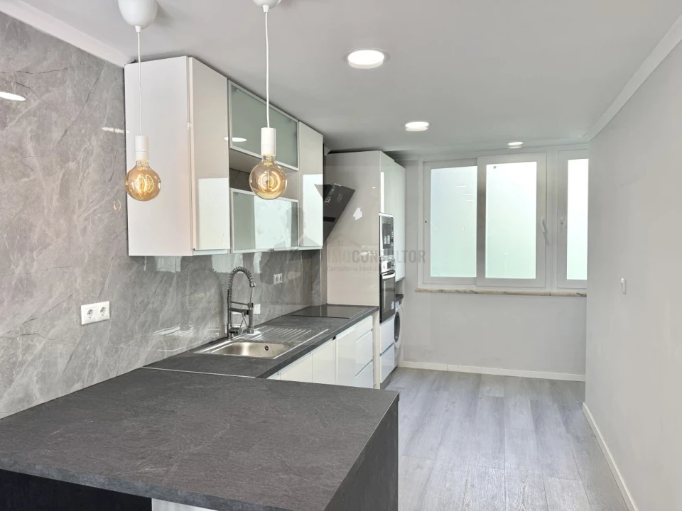 Apartamento T2 para Venda em Benfica Foto 6