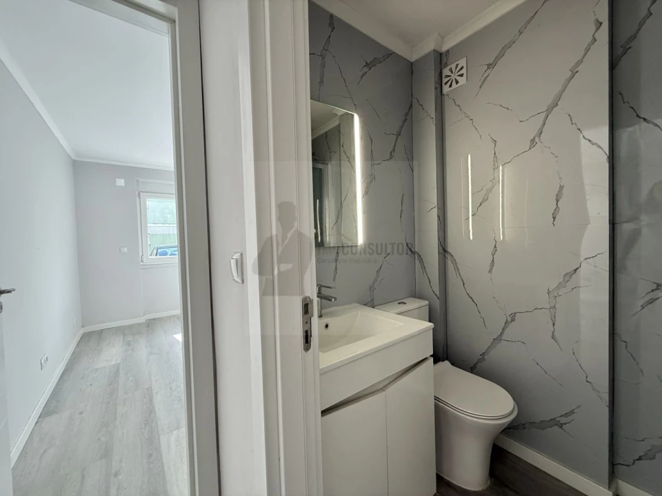 Apartamento T2 para Venda em Benfica Foto 17