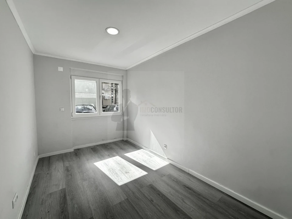 Apartamento T2 para Venda em Benfica Foto 13
