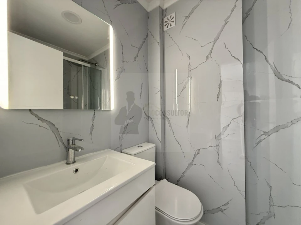 Apartamento T2 para Venda em Benfica Foto 18