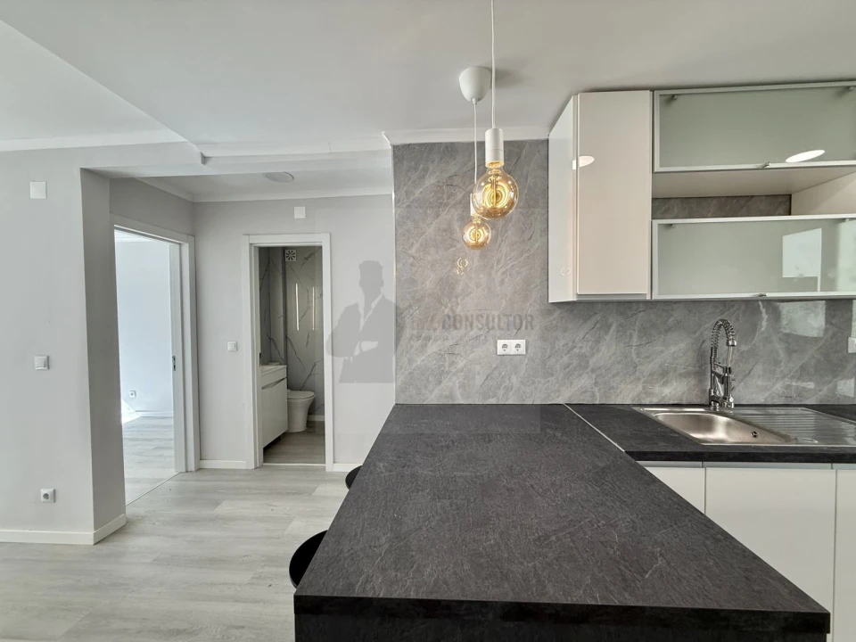 Apartamento T2 para Venda em Benfica Foto 5