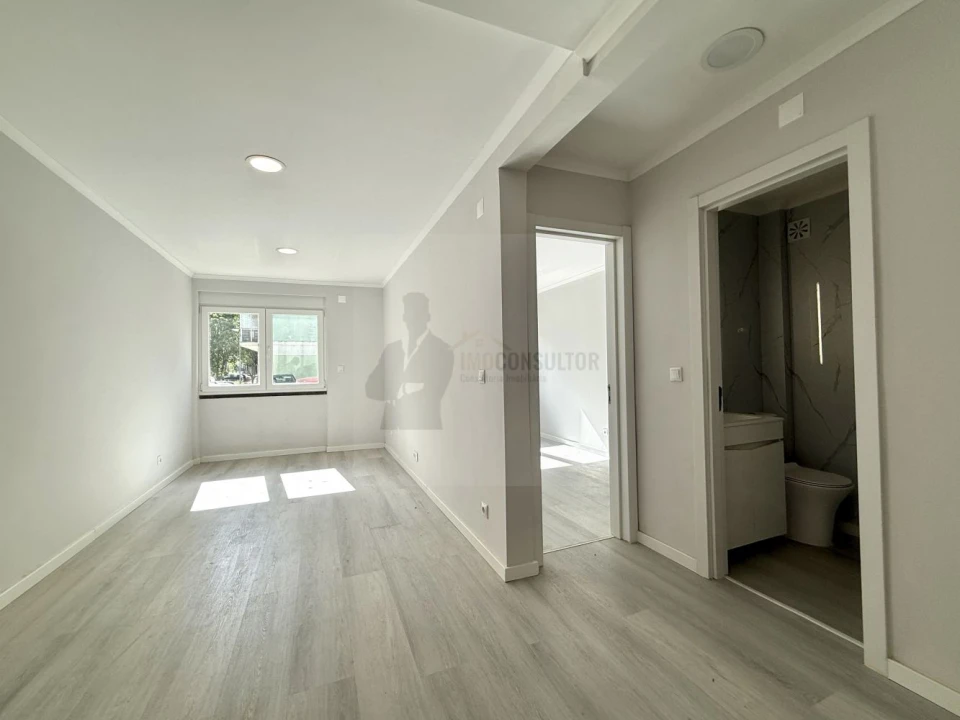 Apartamento T2 para Venda em Benfica Foto 1