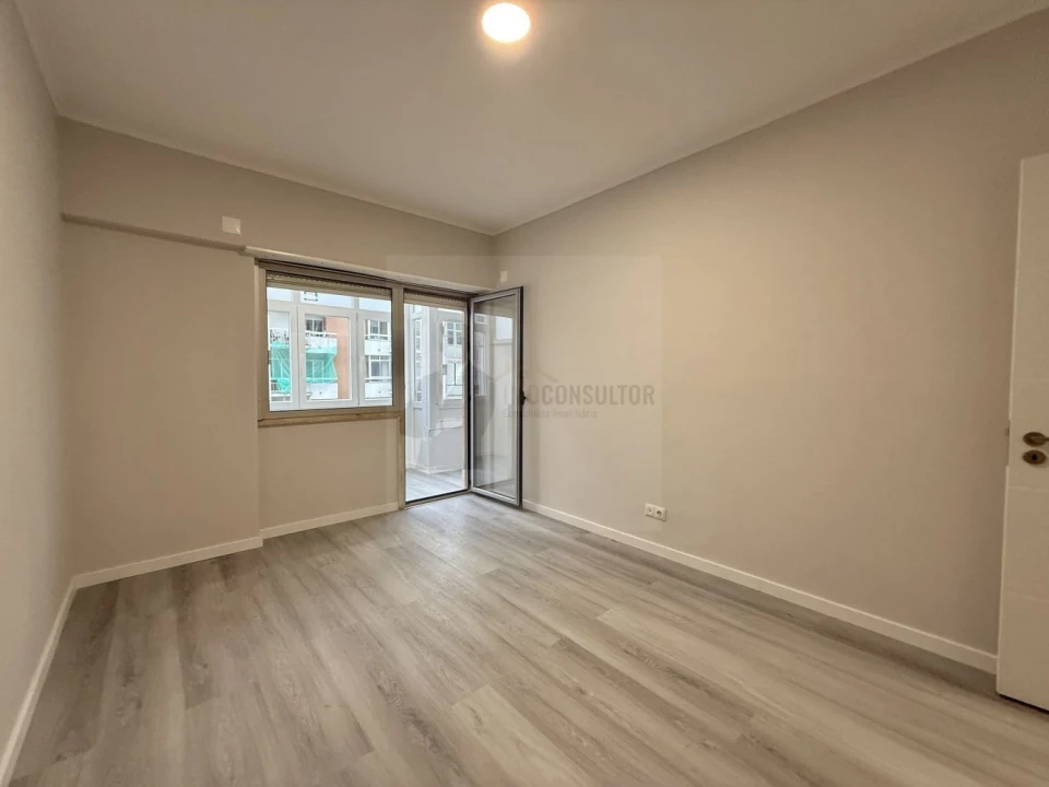 Apartamento T2 para Venda em Oeiras e São Julião da Barra, Paço de Arcos e Caxias Foto 13