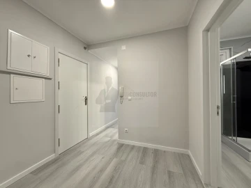 Apartamento T2 para Venda em Oeiras e São Julião da Barra, Paço de Arcos e Caxias