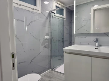Apartamento T2 para Venda em Oeiras e São Julião da Barra, Paço de Arcos e Caxias
