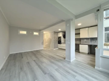 Apartamento T2 para Venda em Oeiras e São Julião da Barra, Paço de Arcos e Caxias
