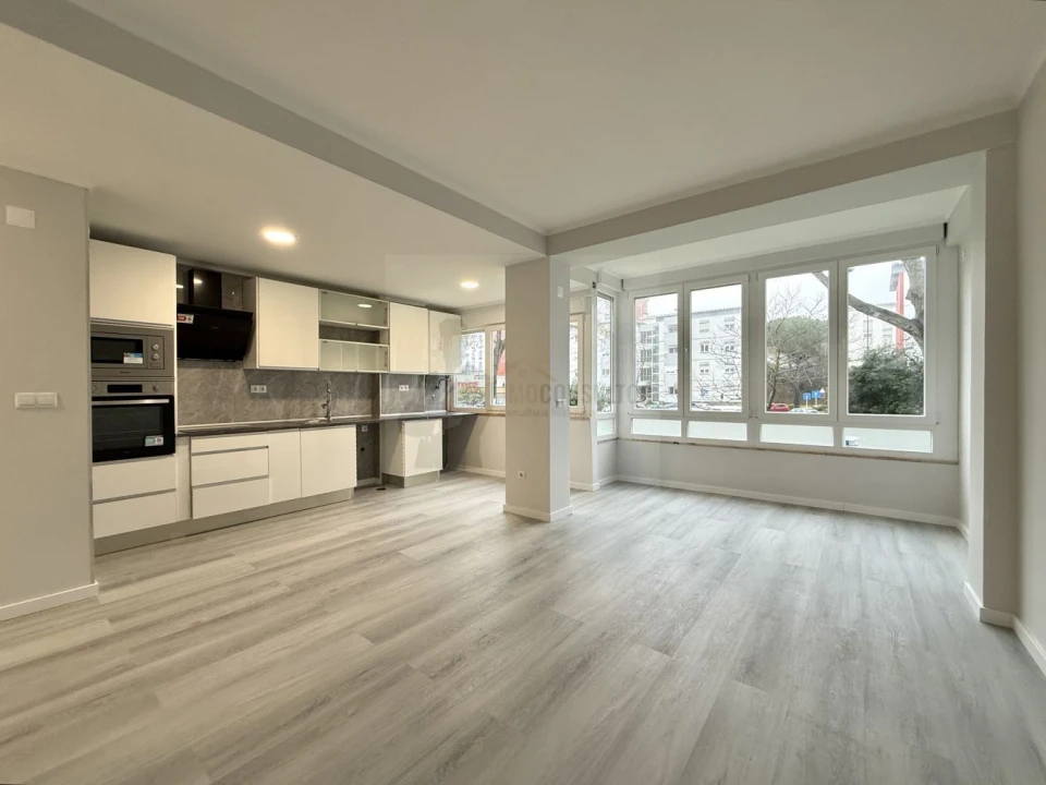Apartamento T2 para Venda em Oeiras e São Julião da Barra, Paço de Arcos e Caxias Foto 1