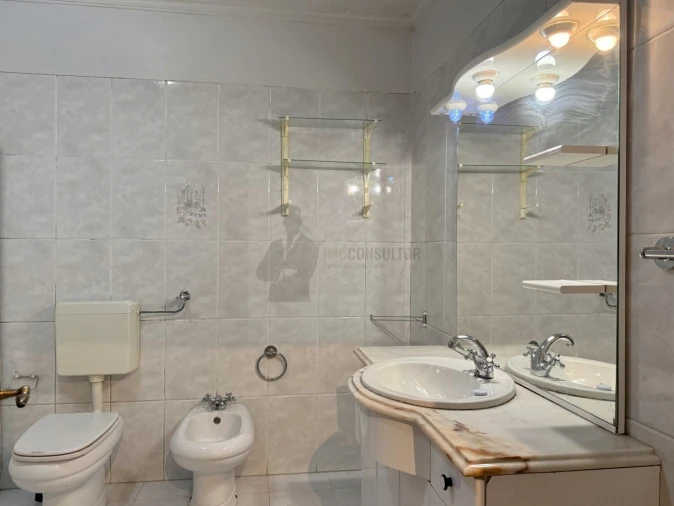 Apartamento T2 para Venda em Algueirão-Mem Martins Foto 21