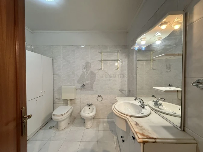 Apartamento T2 para Venda em Algueirão-Mem Martins Foto 20
