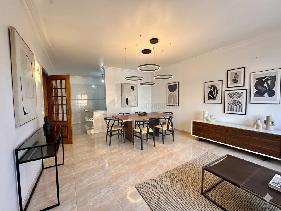 Apartamento T2 para Venda em Algueirão-Mem Martins Foto 1