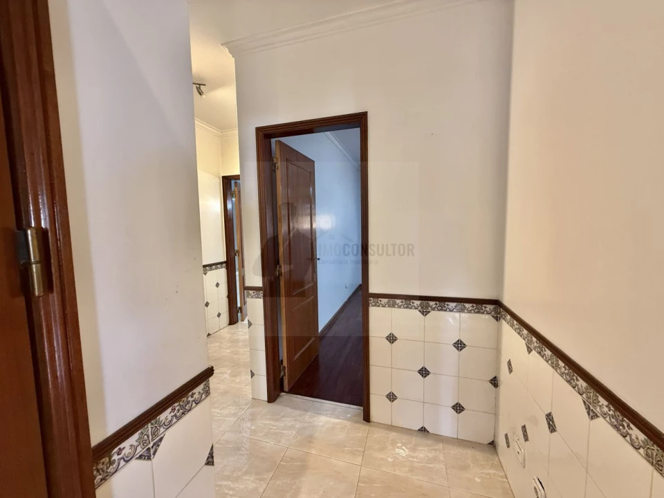 Apartamento T2 para Venda em Algueirão-Mem Martins Foto 13