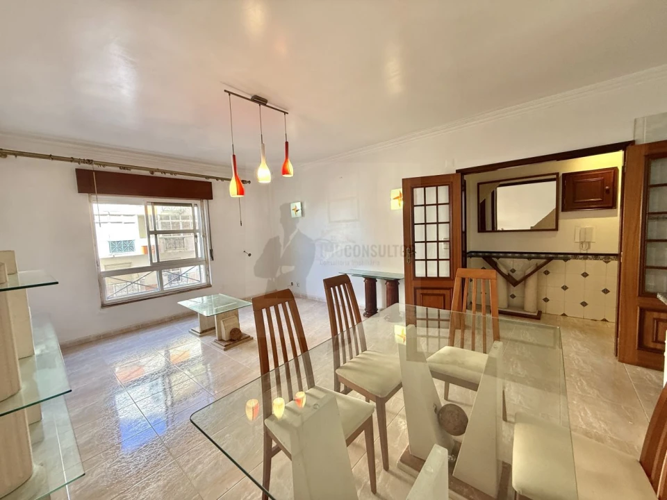 Apartamento T2 para Venda em Algueirão-Mem Martins Foto 4