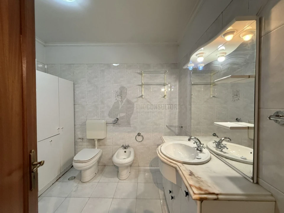 Apartamento T2 para Venda em Algueirão-Mem Martins Foto 20