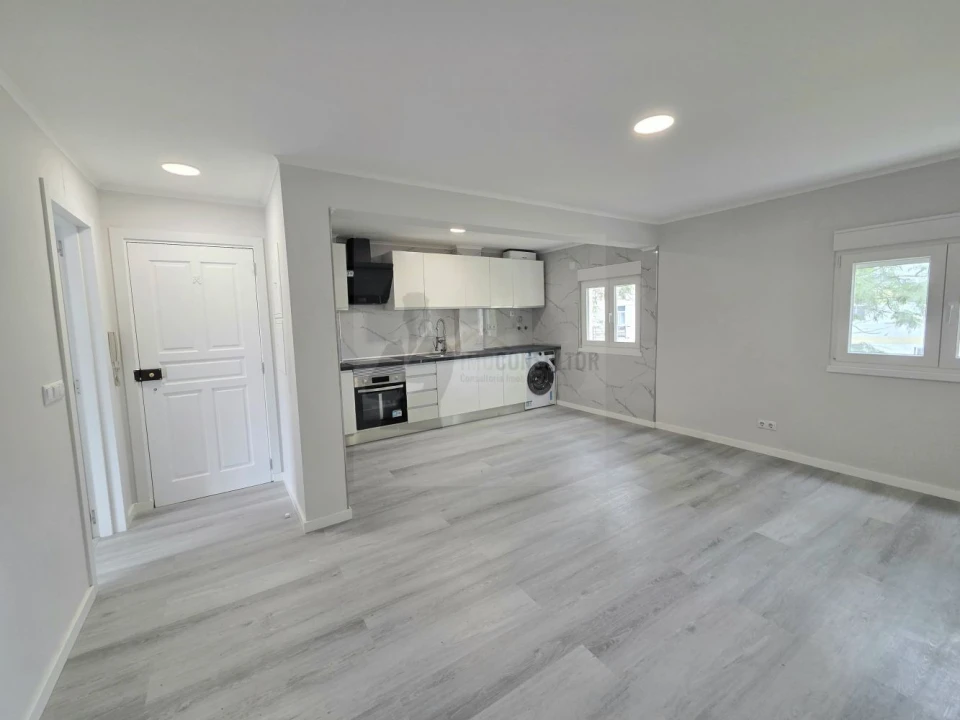 Apartamento T3 para Venda em Laranjeiro e Feijó Foto 3