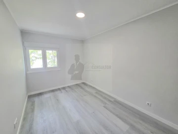Apartamento T3 para Venda em Laranjeiro e Feijó