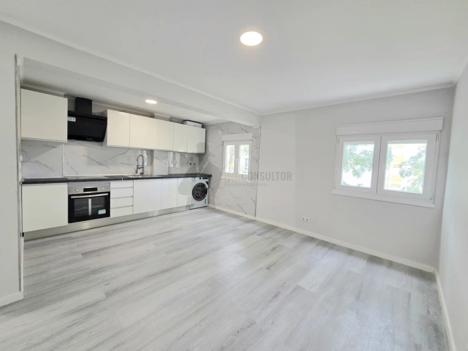 Apartamento T3 para Venda em Laranjeiro e Feijó Foto 7
