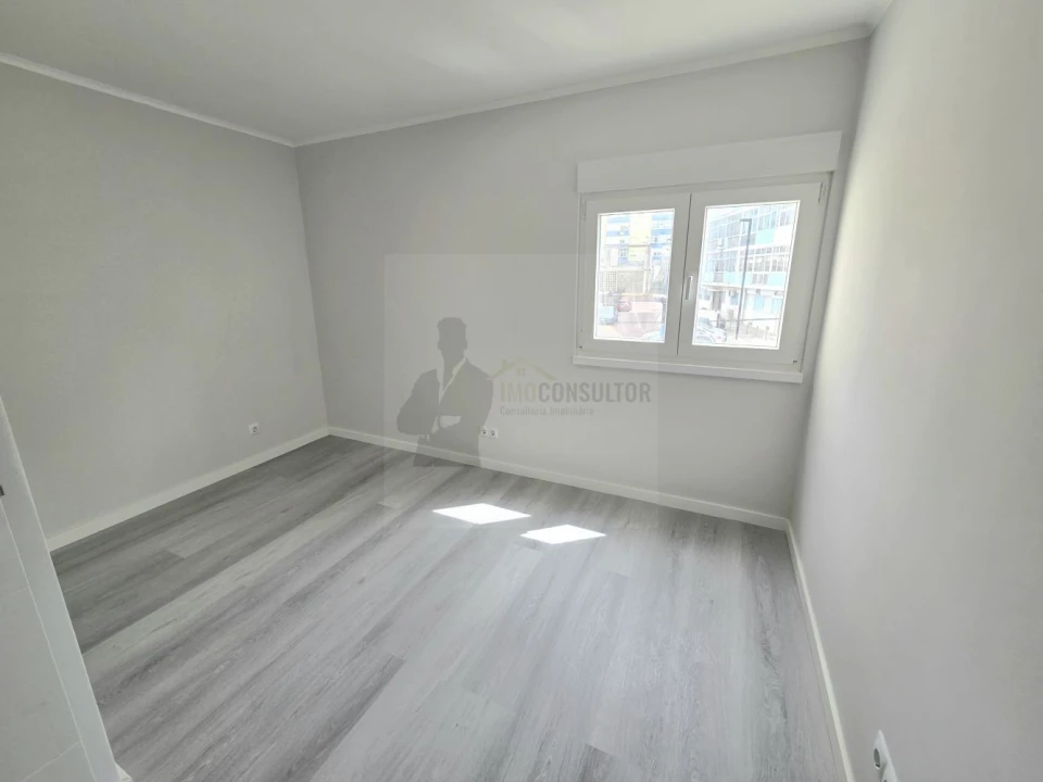 Apartamento T3 para Venda em Laranjeiro e Feijó Foto 12