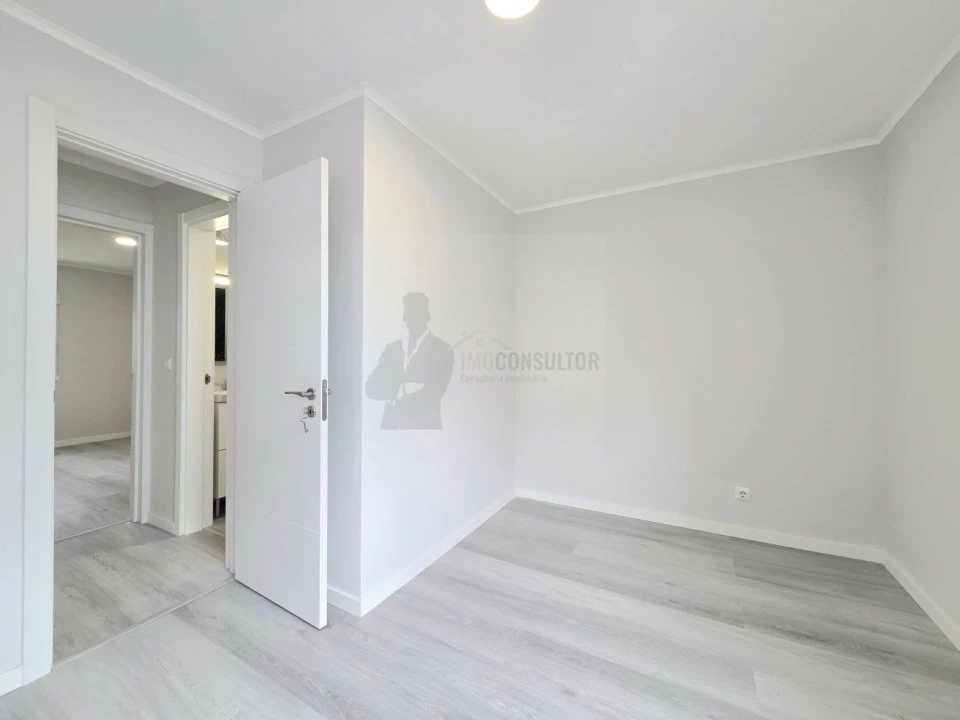Apartamento T3 para Venda em Laranjeiro e Feijó Foto 13
