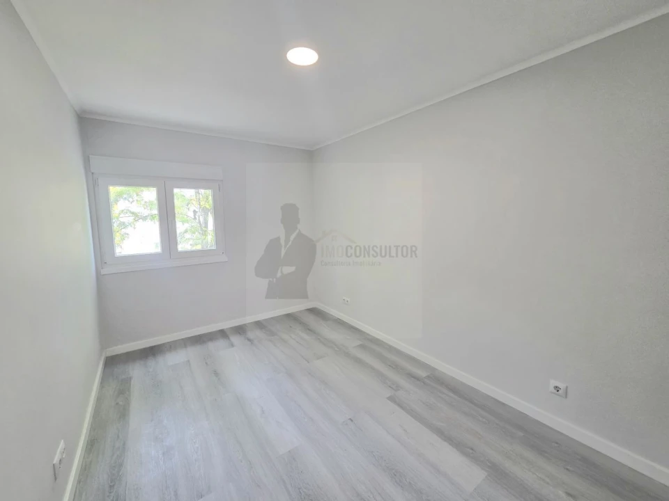 Apartamento T3 para Venda em Laranjeiro e Feijó Foto 10