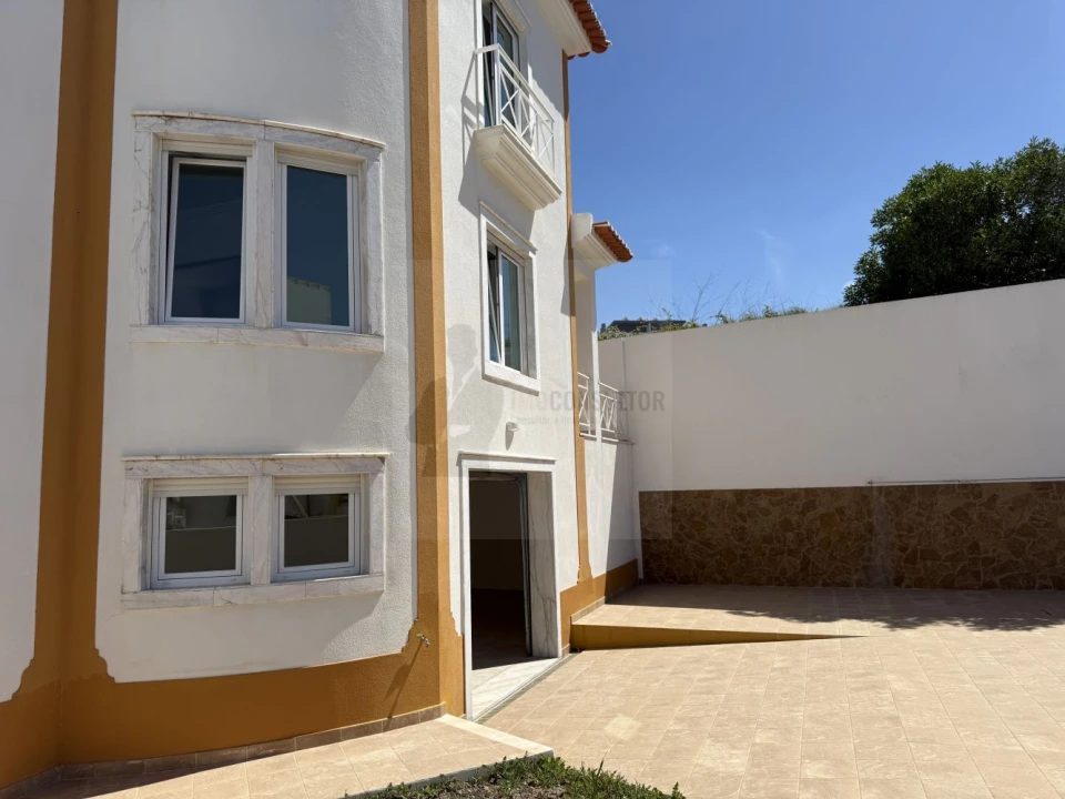 Moradia T4 para Venda em Ericeira Foto 38