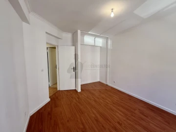 Apartamento T3 para Venda em Algueirão-Mem Martins