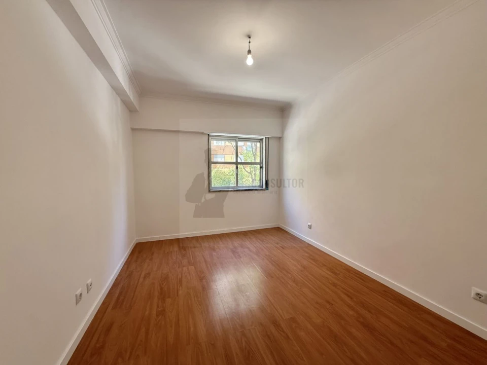 Apartamento T3 para Venda em Algueirão-Mem Martins Foto 14