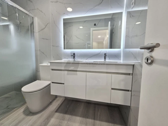 Apartamento T4 para Venda em Amora Foto 20