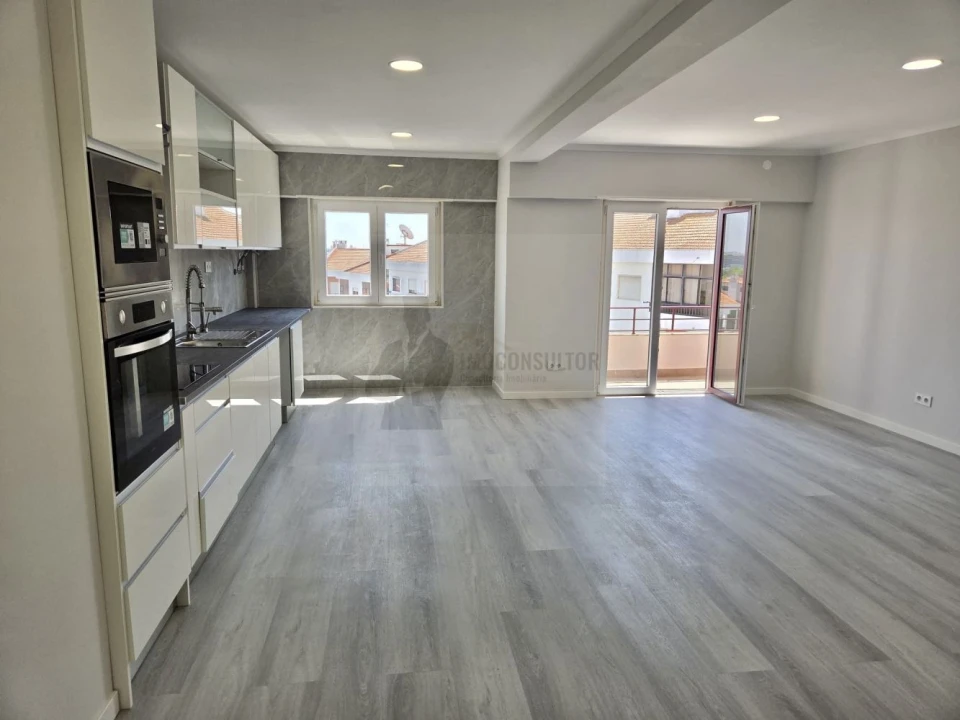Apartamento T4 para Venda em Amora Foto 33