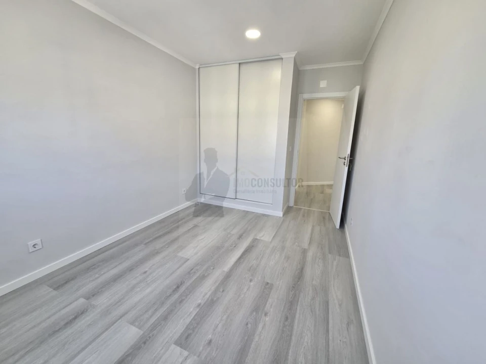 Apartamento T4 para Venda em Amora Foto 29