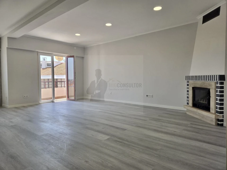 Apartamento T4 para Venda em Amora Foto 32