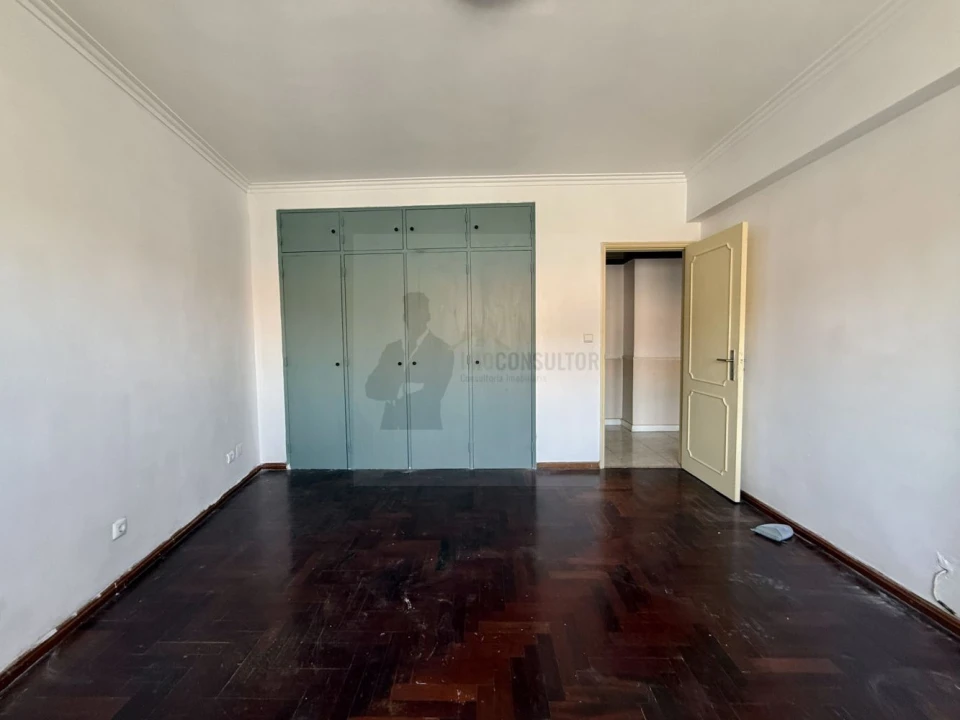Apartamento T2 para Venda em Queluz e Belas Foto 15