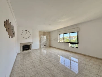 Apartamento T2 para Venda em Queluz e Belas